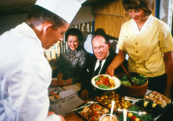 10 photos incroyables qui montrent comment cetait de prendre lavion avant (4)