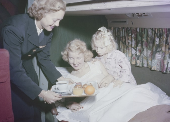 10 photos incroyables qui montrent comment cetait de prendre lavion avant (7)