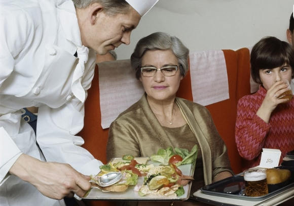 10 photos incroyables qui montrent comment cetait de prendre lavion avant (9)