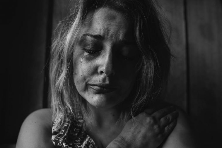 Rever De Pleurer Dans Les Bras De Quelqu'un