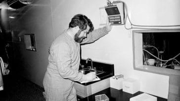 chercheur expériences scientifiques science
