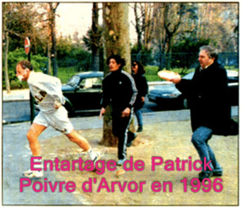 Patrick Poivre d'Arvor entarté aussi entartages stars politiques