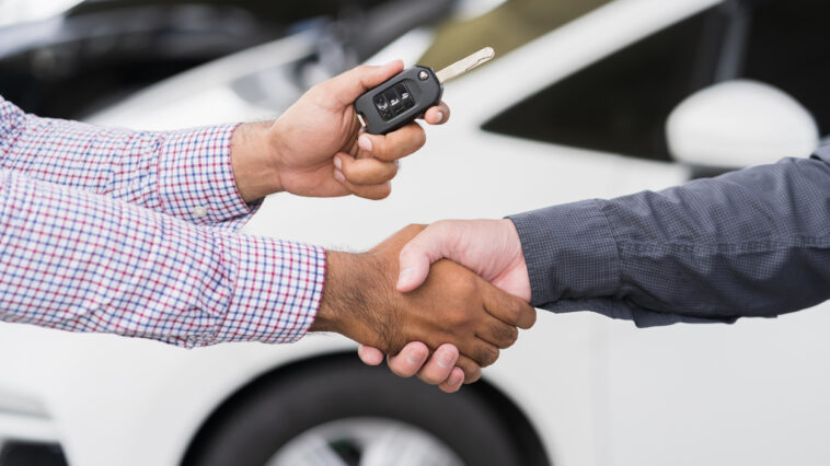 concessionnaire automobile vente de voiture neuve ou d'occasion seconde main